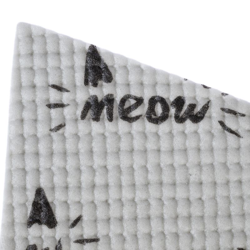 zooplus Basics Cat-Shaped Bowl Mat 48.2 x 38 x 0.5 cm (L x W x H)