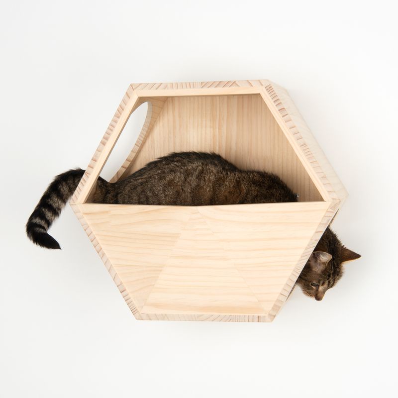 Lulu Wall Mounted Cat Den 49 x 30 x 42.5cm (L x W x H)