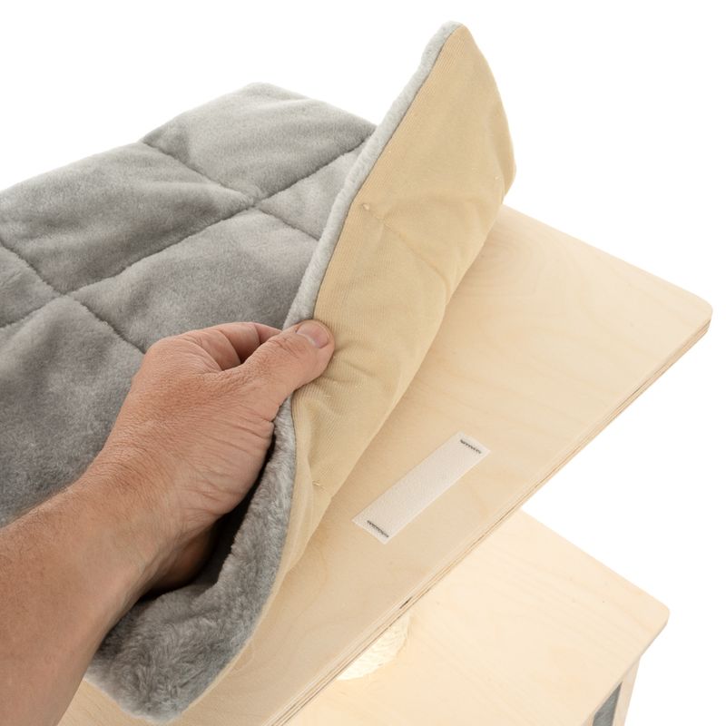 Natural Paradise Nolana Scratching Tree Cream