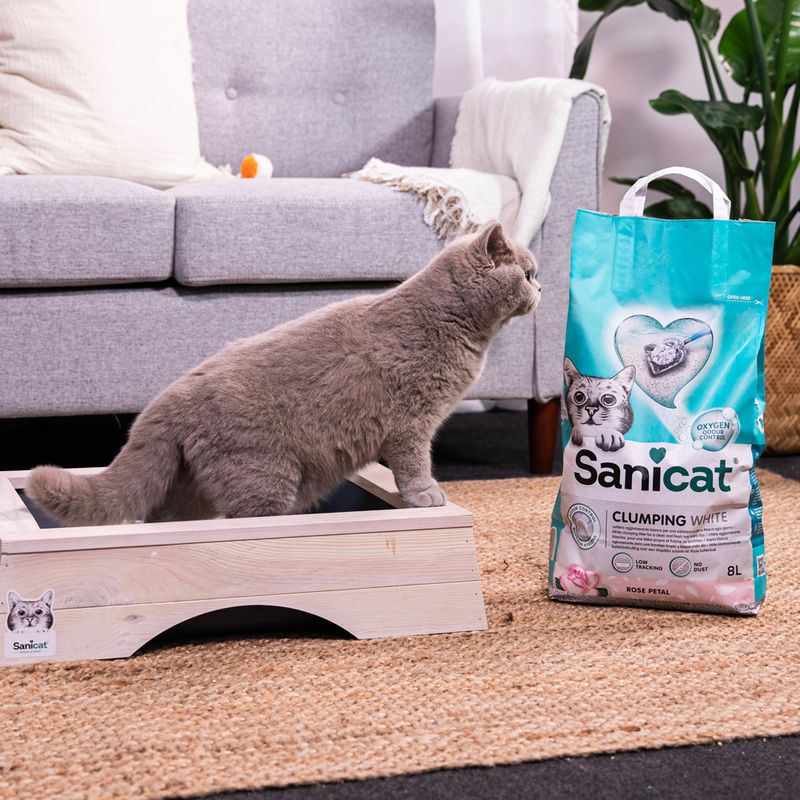 Sanicat White Rose Clumping Cat Litter 8l