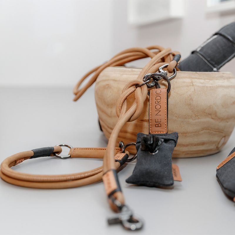 Trixie BE NORDIC Poop Bag Dispenser Poop Bag Dispenser with 1 Roll of 20 Bags