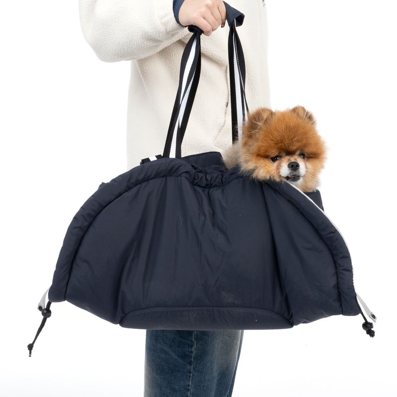 TIAKI 2-in-1 Shoulder Bag for Dogs 63 x 24 x 30cm (L x W x H)