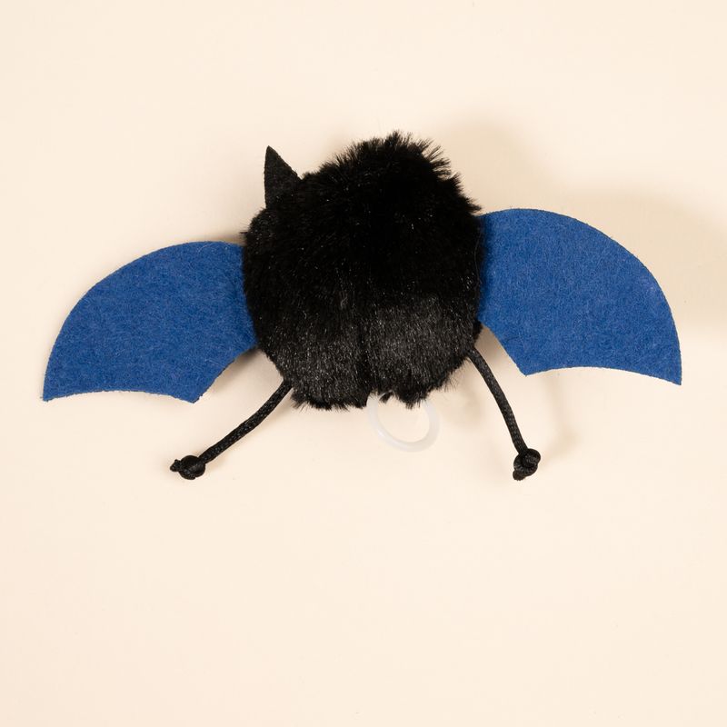 TIAKI Vibrating Bat with Retracting Pull String Cat Toy 1 Toy