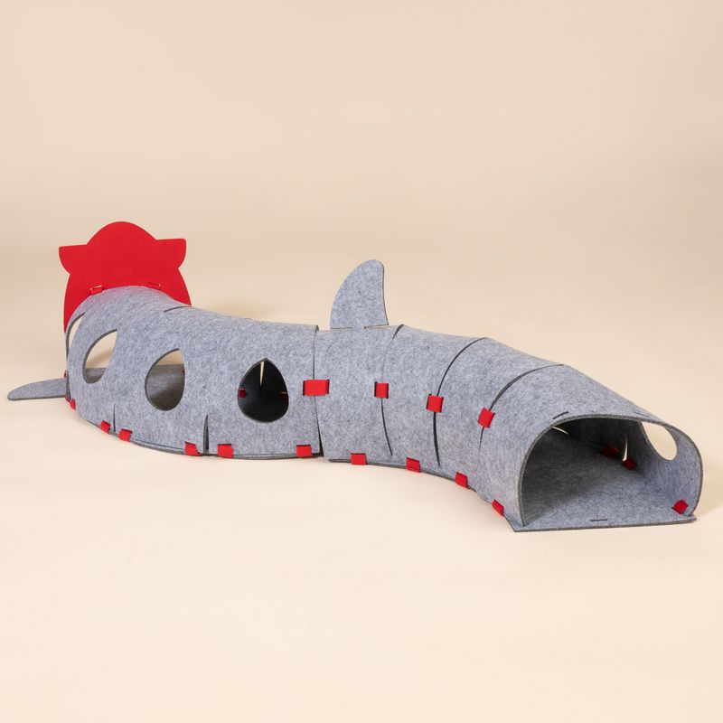 TIAKI Shark Cat Tunnel 100 x 23 x 21 cm (L x W x H)