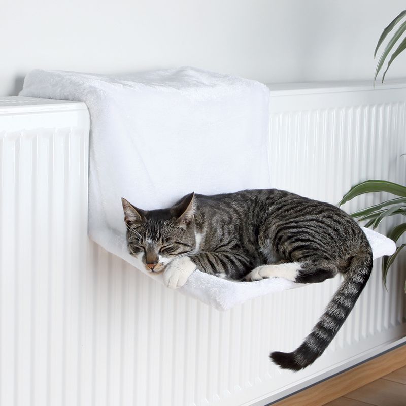 Trixie Deluxe Plush Radiator Bed - White 45 x 31 x 24 cm (L x W x H)