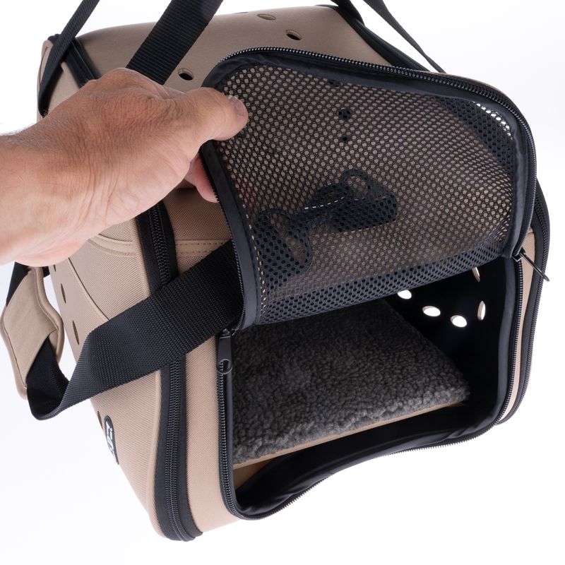 TIAKI Lightweight Carry Bag 44 x 28 x 28cm (L x W x H)