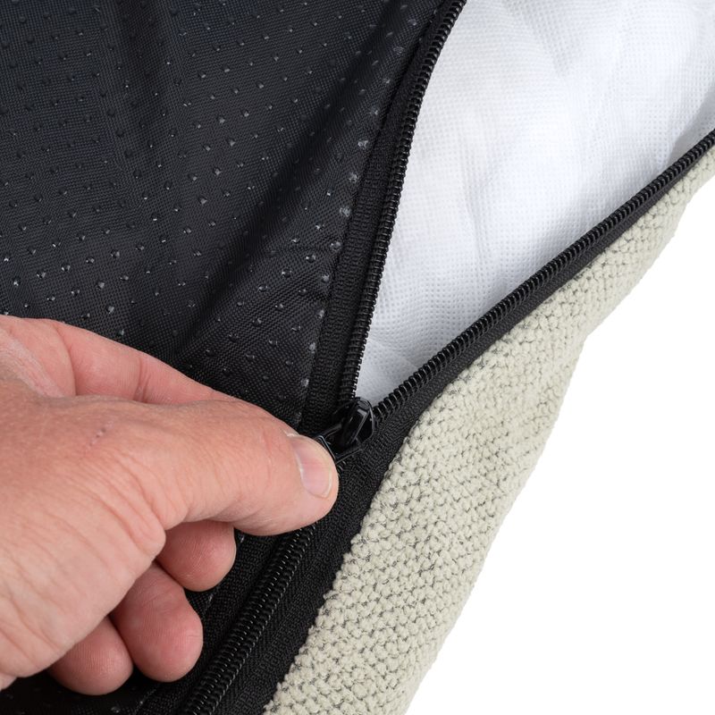 Modern Living Lombok Dog Bed Size M: 80 x 60 x 24 cm (L x W x H)