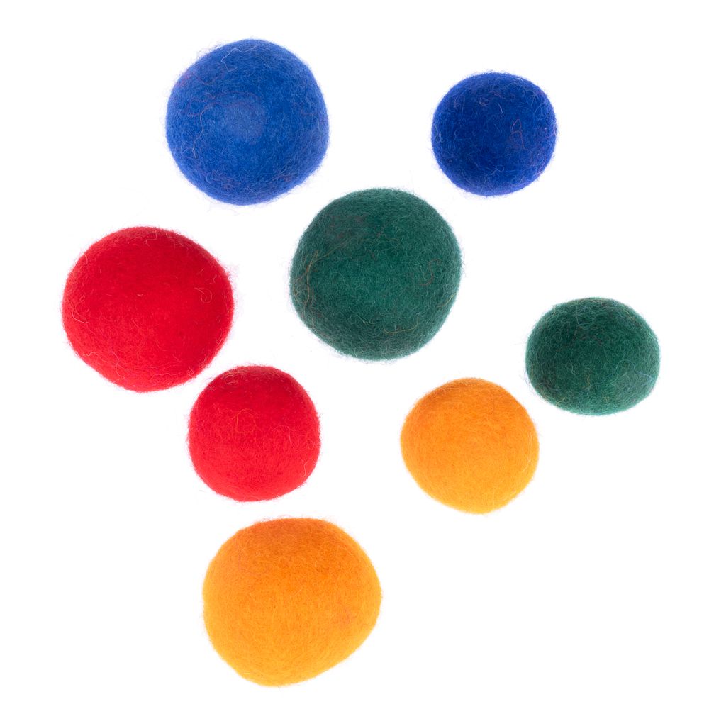 zooplus Basics Felt Balls Cat Toy Set Set of 8 (4 x diameter 4cm, 4 x diameter 3cm)