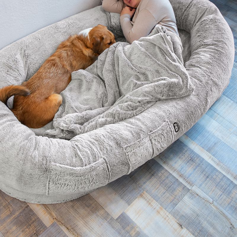 TIAKI XL comfort dog bed 173 x 90 x 30 cm (L x W x H)