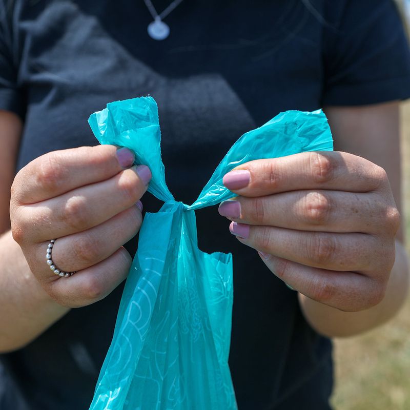 KONG HandiPOD Ball Launcher & Poop Bag Dispenser 1 toy