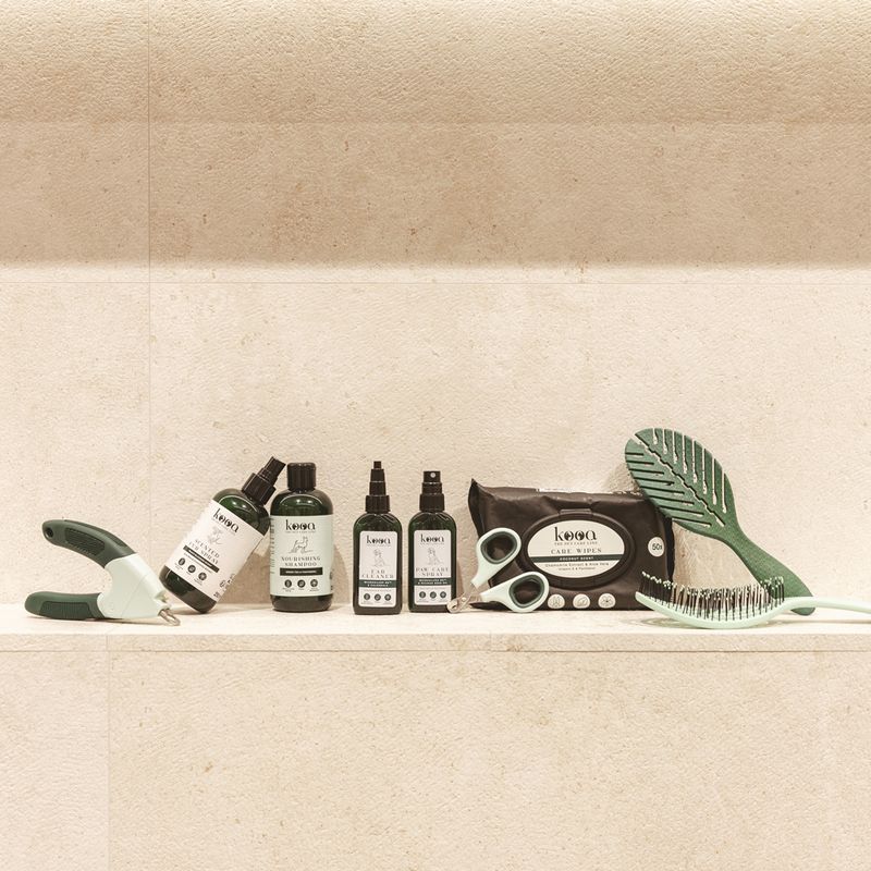 kooa Detangling Brush 24 x 8 x 4.5cm (L x W x H)