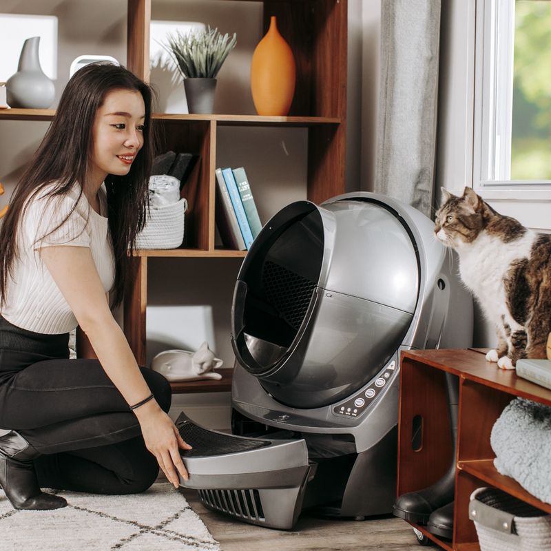 Litter-Robot 3 Connect Self-Cleaning Litter Tray Accessories: Drawer inserts, 50 inserts, white