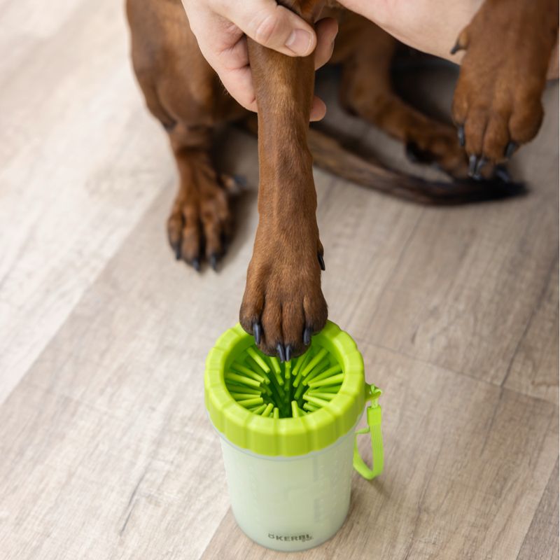 Kerbl Pet Paw Cleaner Size M - L: 10 x 14.5cm (W x H)