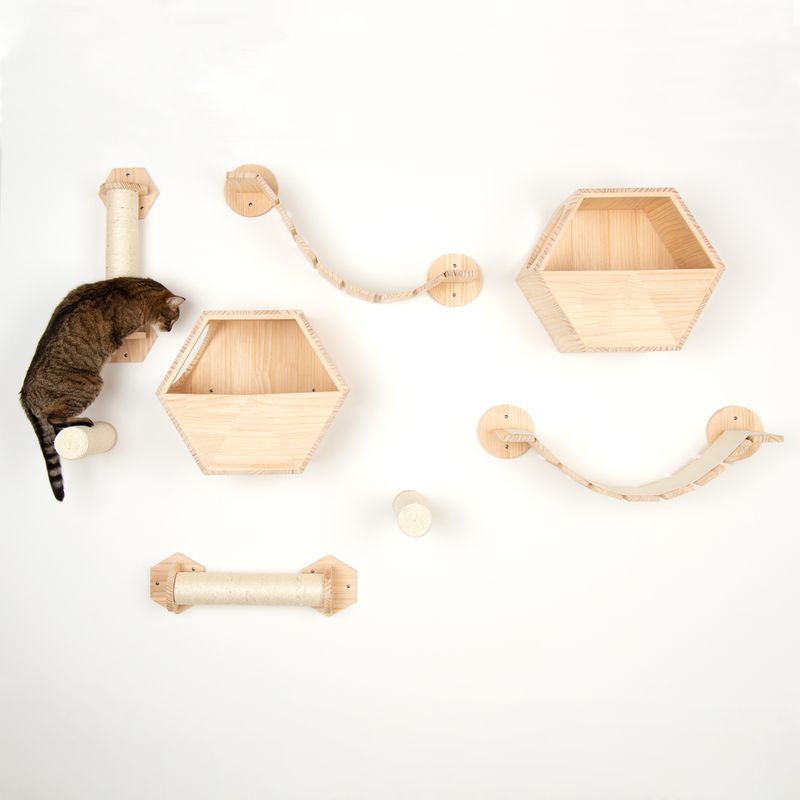 Phoebe Wall Mounted Scratch Post 17.3 x 13 x 57 cm (L x W x H)