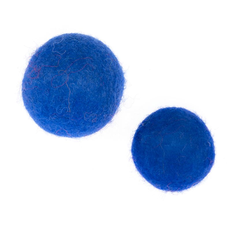 zooplus Basics Felt Balls Cat Toy Set Set of 8 (4 x diameter 4cm, 4 x diameter 3cm)