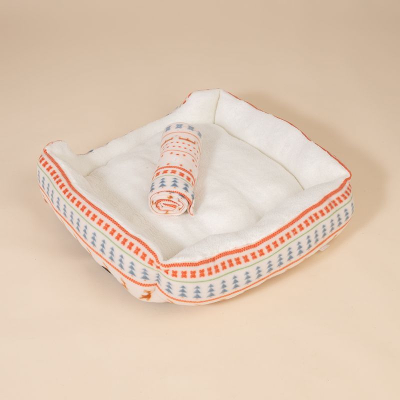 TIAKI Bed & Blanket Set with Nordic Winter Pattern Size M: 72 x 62 x 17 cm (L x W x H)