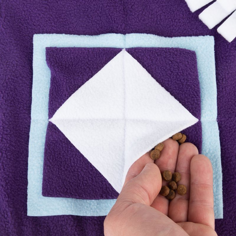 TIAKI sniffer mat Geometric shapes L x W x H) 70 x H 1 cm