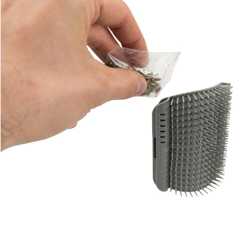 Trixie Corner Massage Brush 13 x 8cm (L x W)