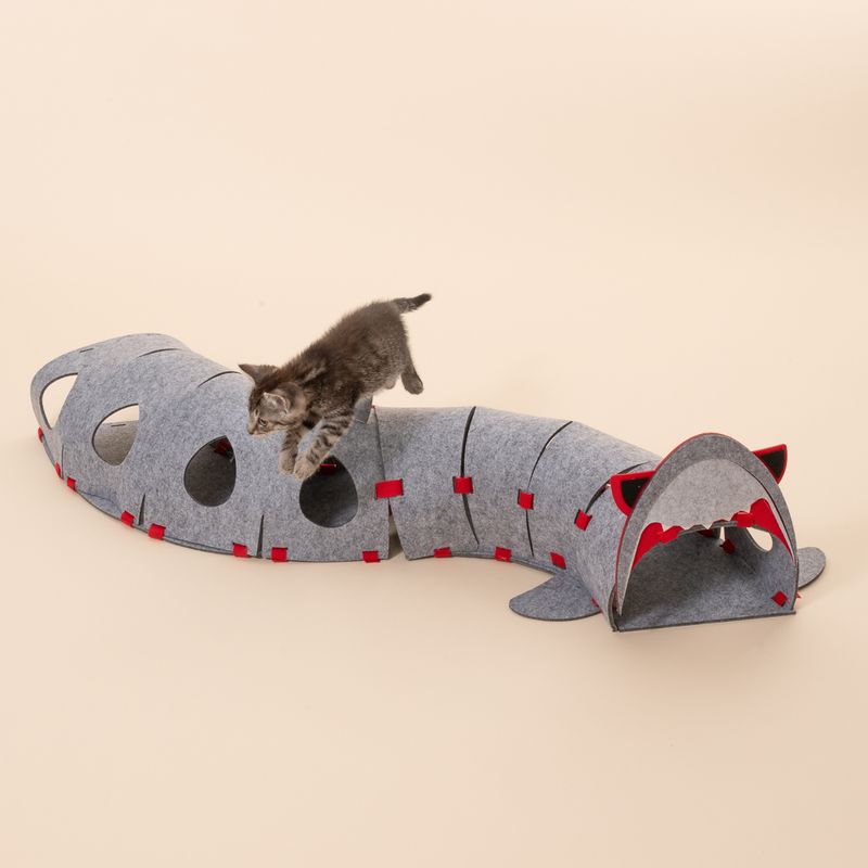 TIAKI Shark Cat Tunnel 100 x 23 x 21 cm (L x W x H)