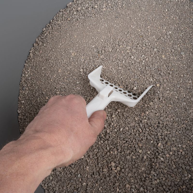 TIAKI Cinder Hooded Litter Tray Dark grey / white