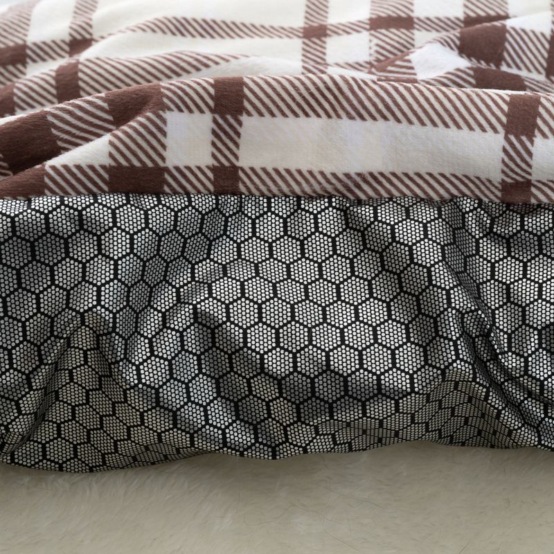 zooplus Basics Checked Cuddle Bed Cushion 60 x 50 x 15 cm (L x W x H)