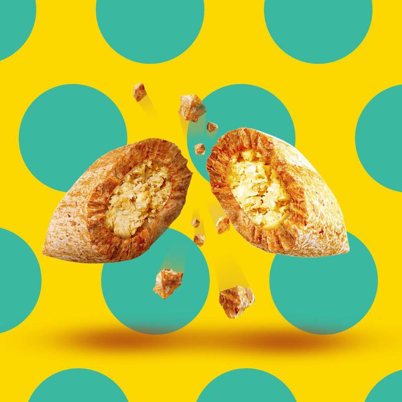 Dreamies Cat Snacks Mix Pack with Chicken & Duck