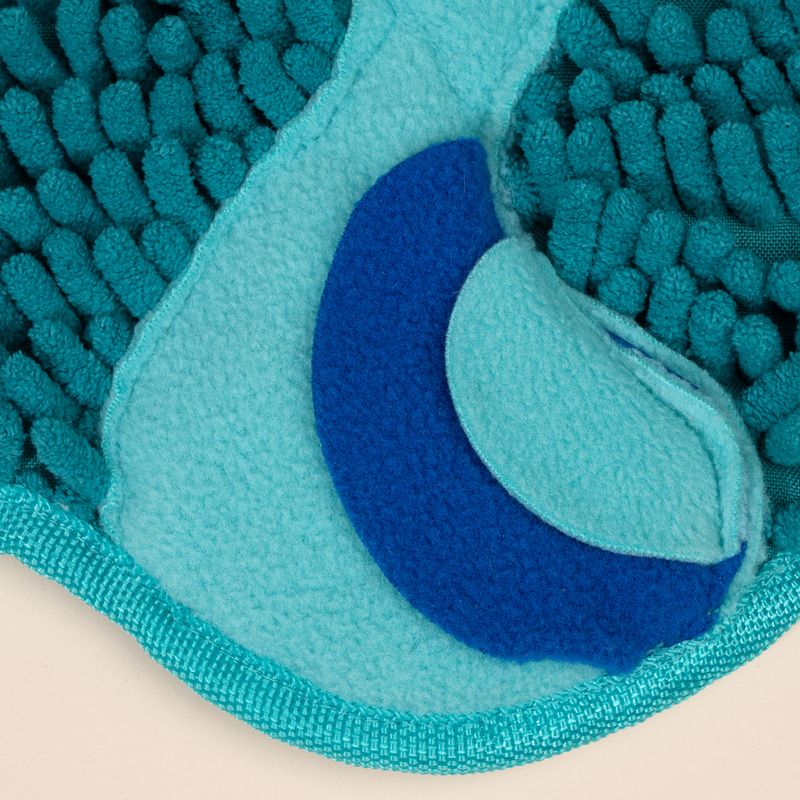 TIAKI Peacock Sniffing Mat 36 x 31 x 1 cm (L x W x H)