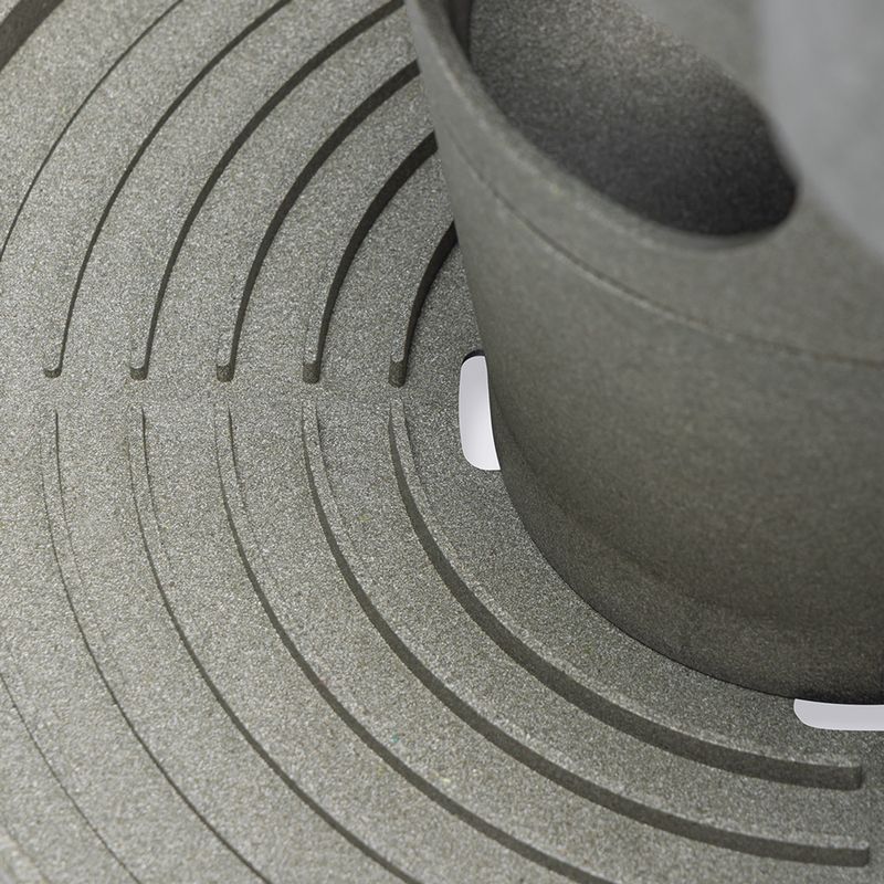 Beeztees Snack Tower for Chickens 30 x 32.5cm (diameter x H)