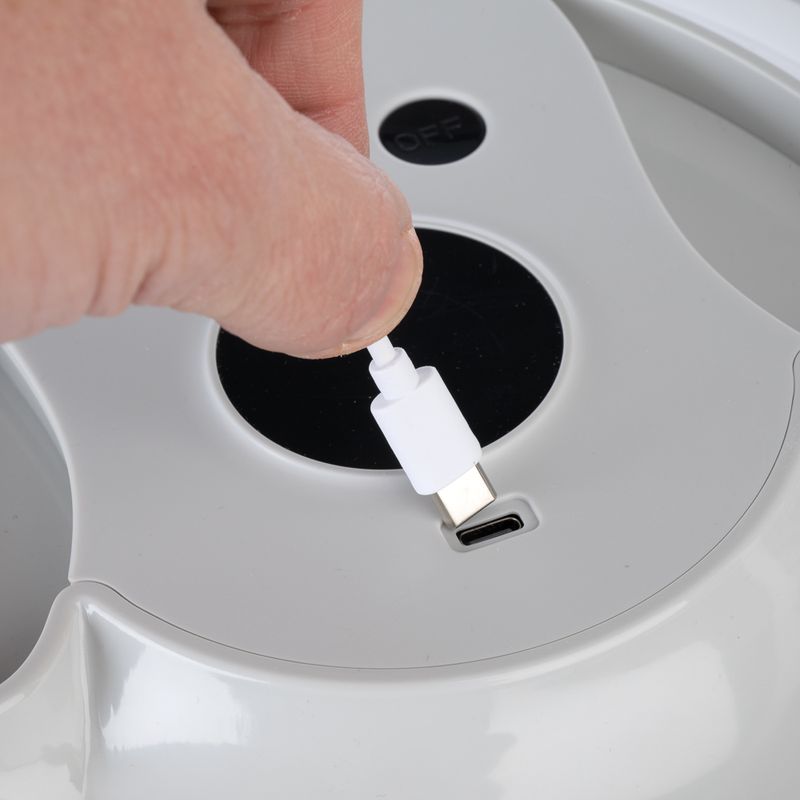 TIAKI Vacuum-Sealed Pet Food Container 13l