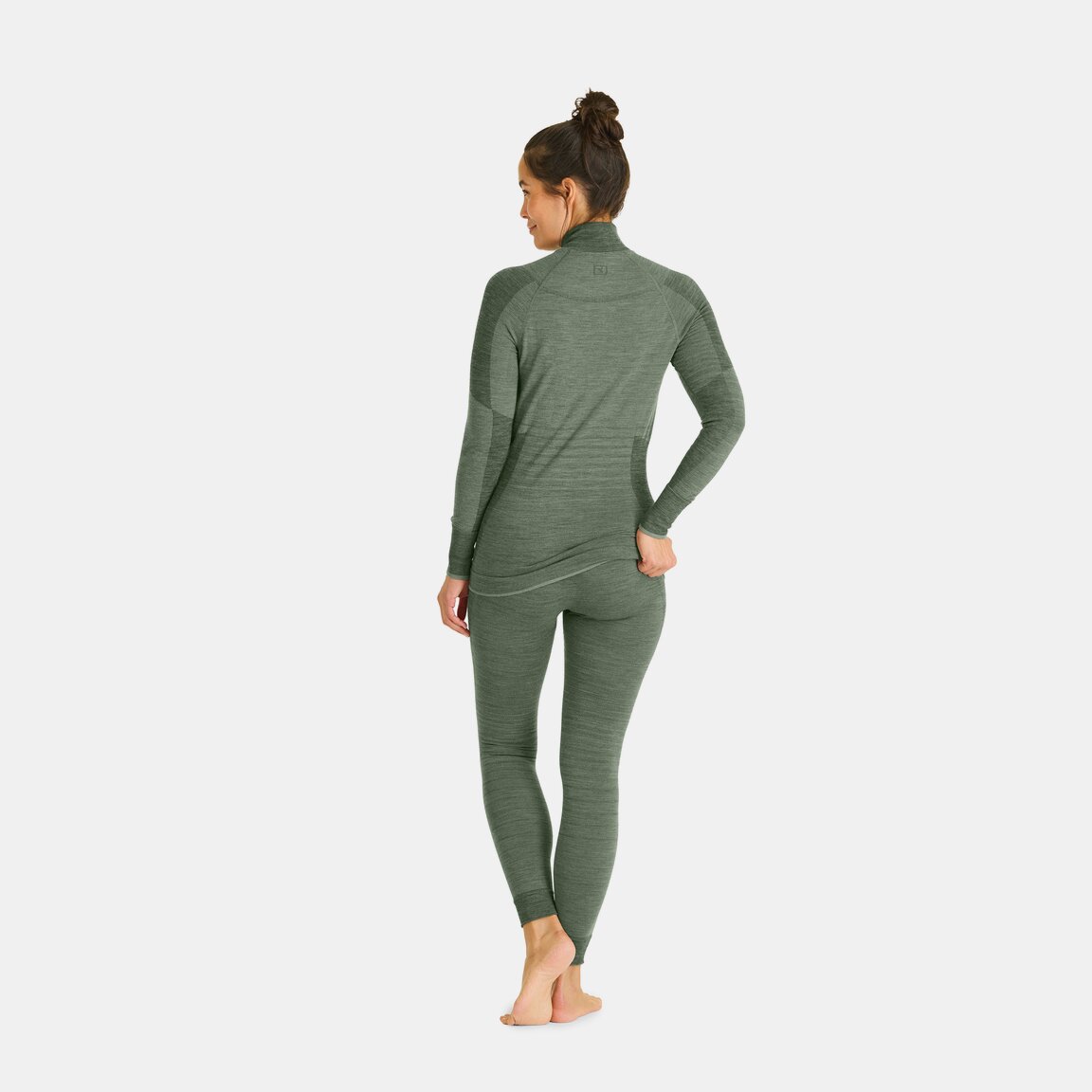 230 COMPETITION ZIP NECK