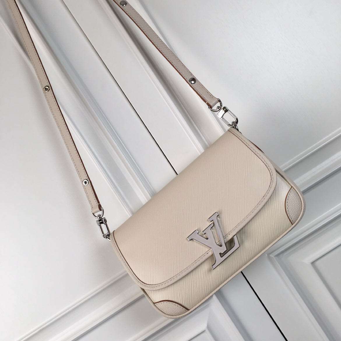 LV Buci Bag M59386 LM051 24.5cm