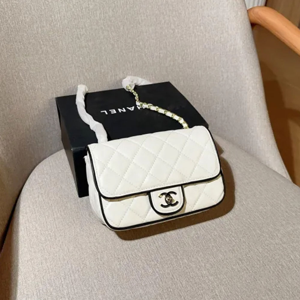 Chanel Shoulder Bag 049 DB032 19cm