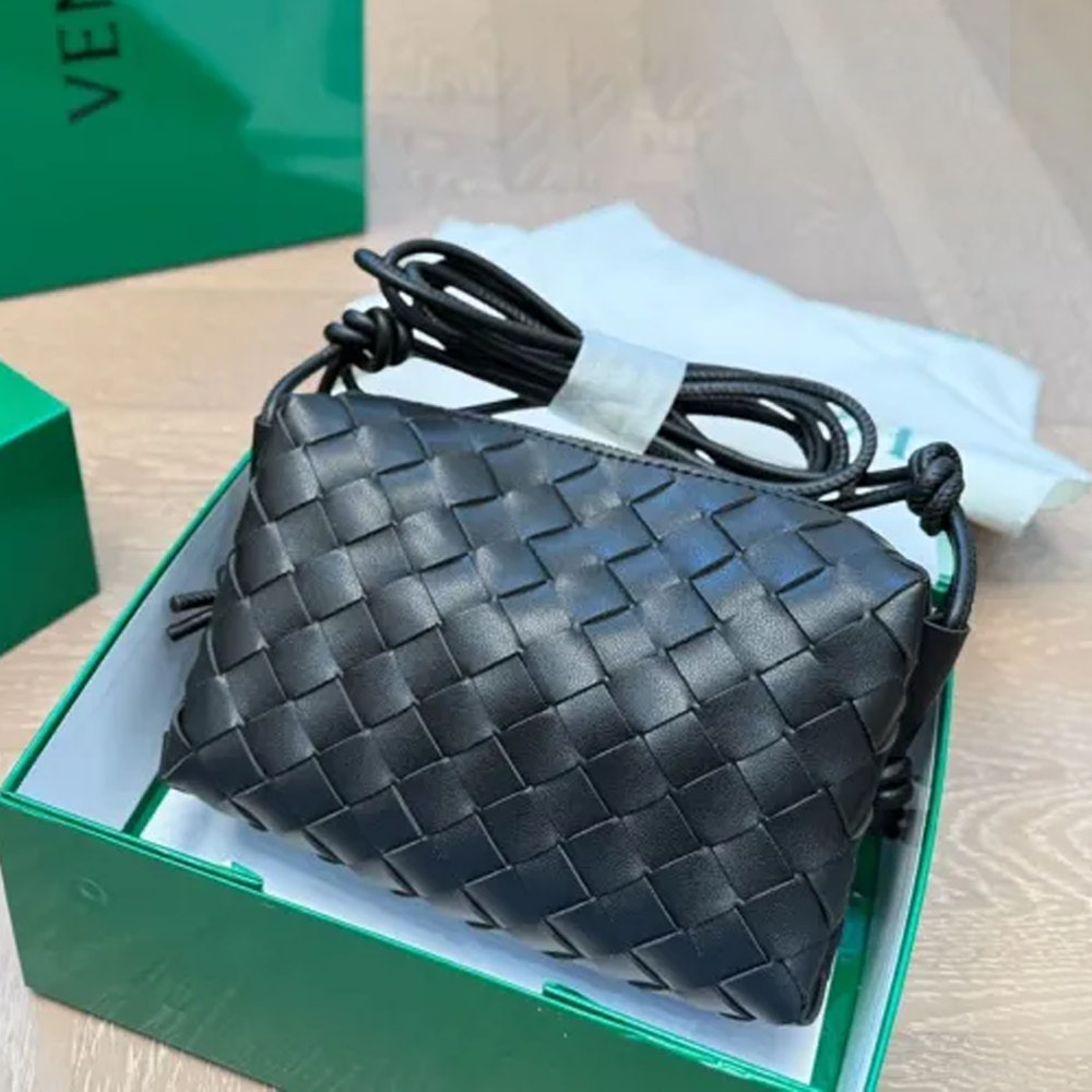 Bottega Veneta Shoulder Bag 008 DB061 18cm