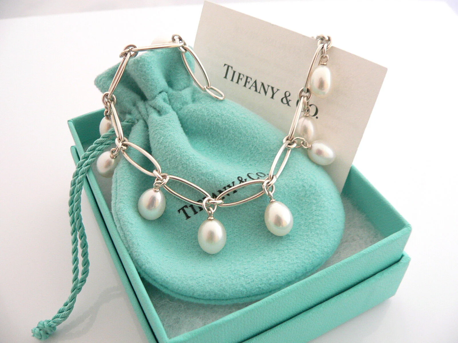 Tiffany & Co Pearl Bracelet Bangle Oval Chain Love Gift Pouch Silver Box Classic
