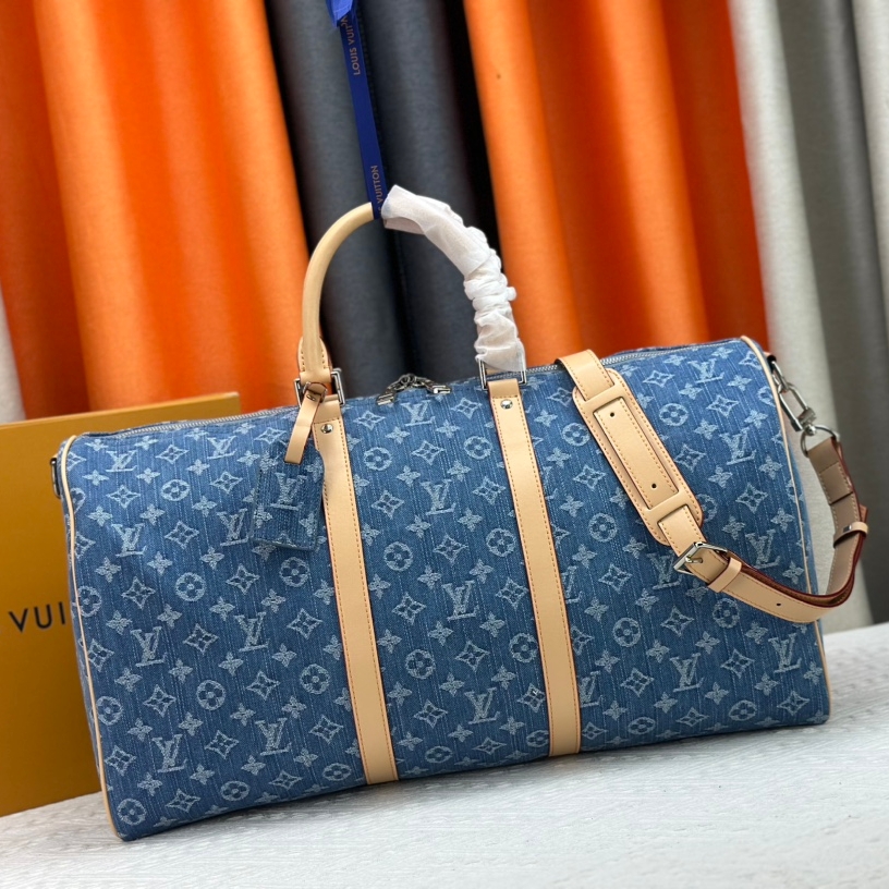 Louis Vuitton Keepall Bandouli猫re travel bag