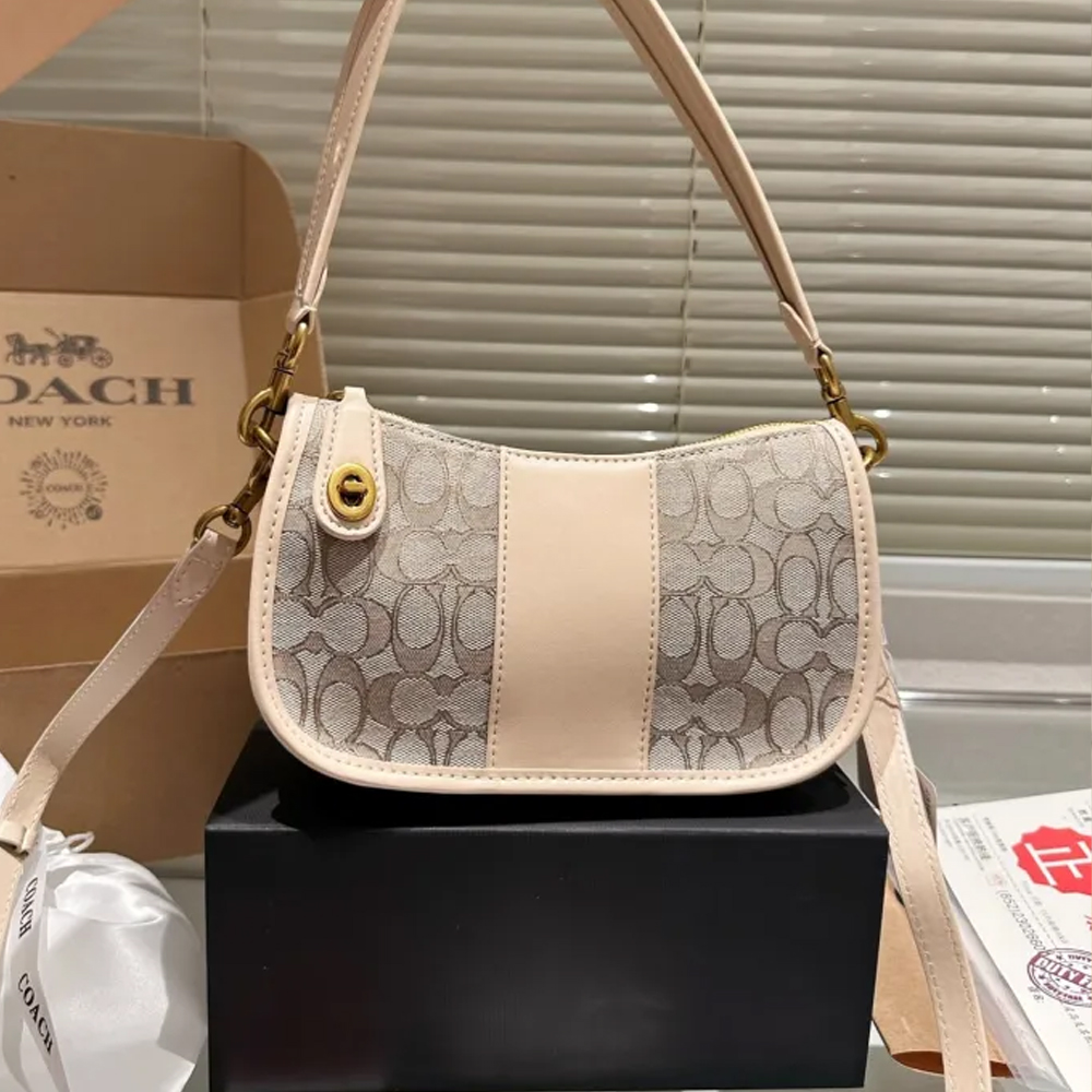 COACH SWINGER Bag 006 LLS551 23cm
