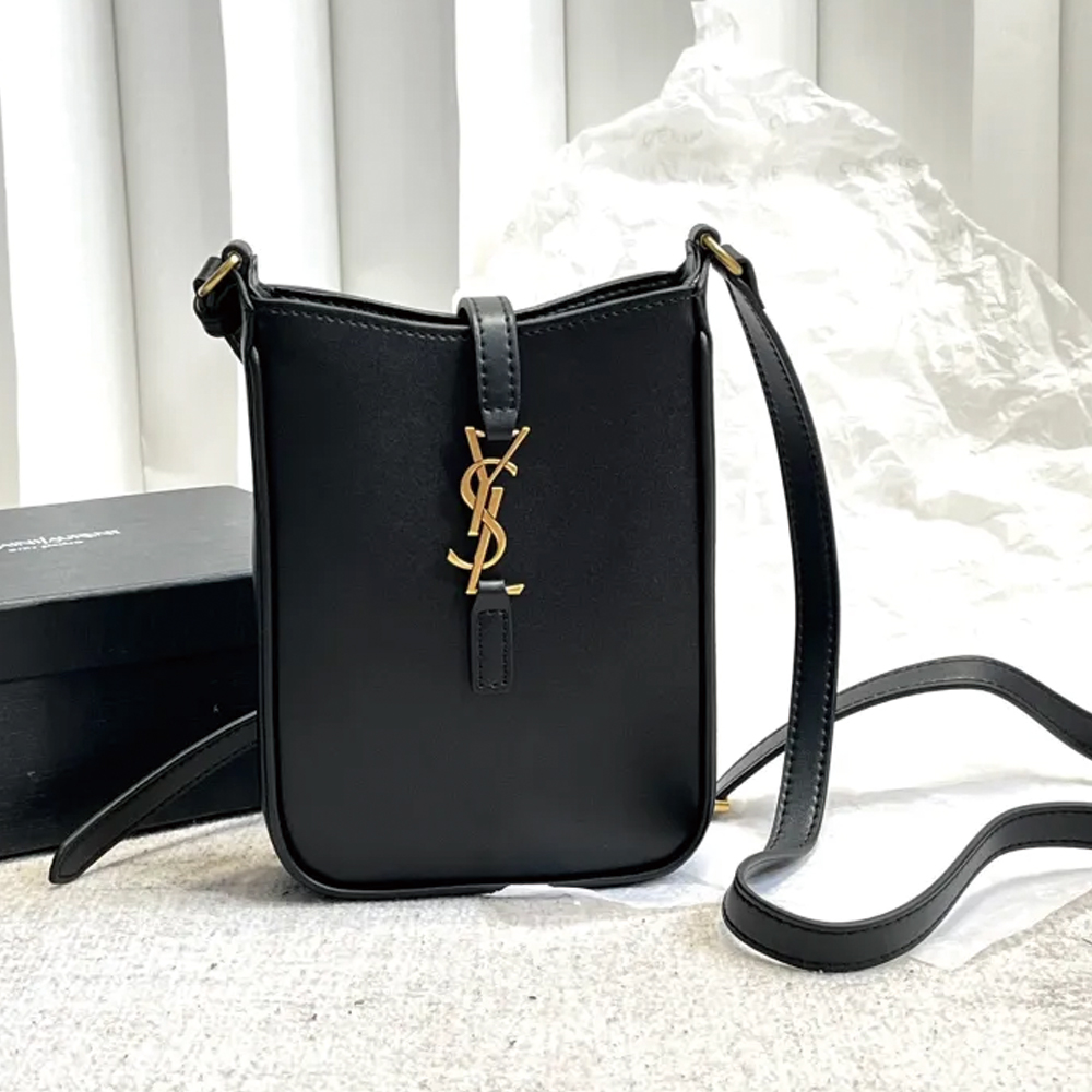 LE 5 � 7 Mini Hobo Bag Black 735214 LM021 13cm