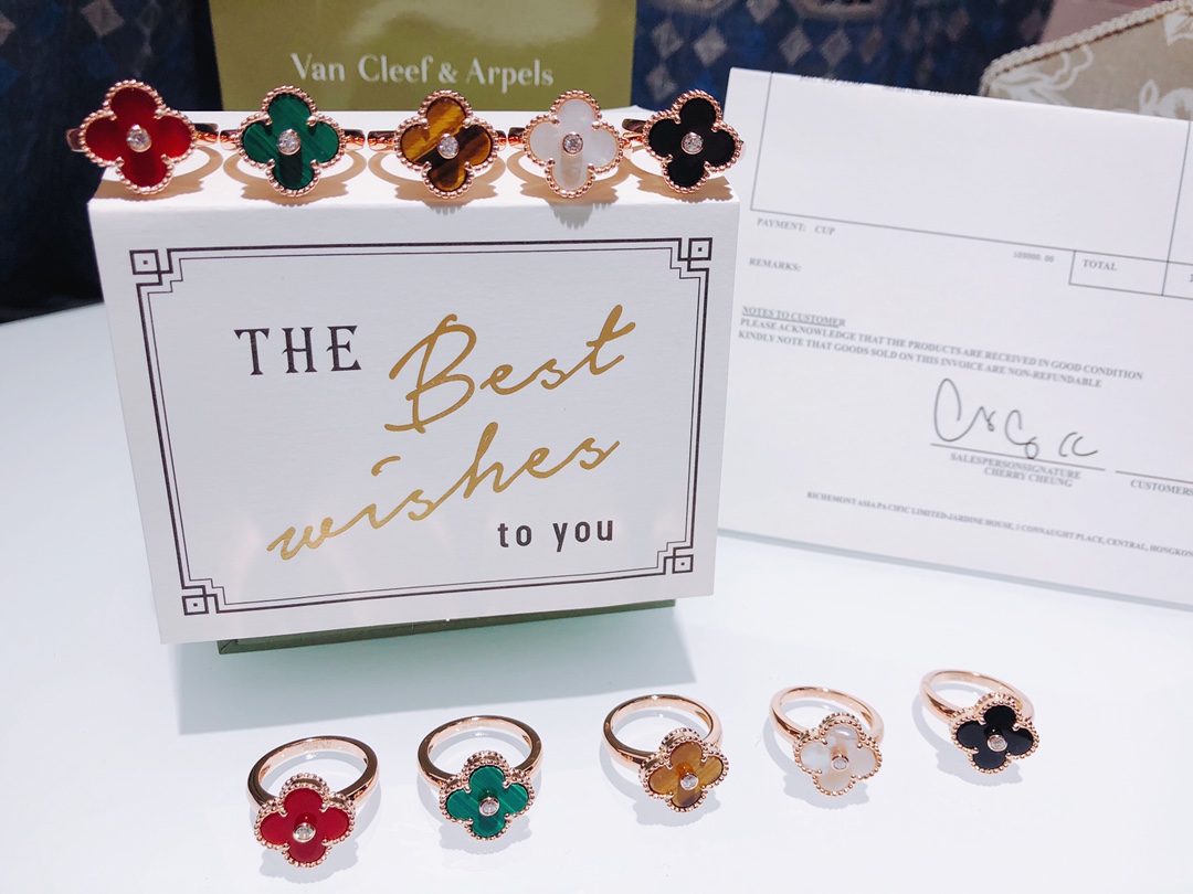 Van Cleef & Arpels Clover Ring with Diamonds