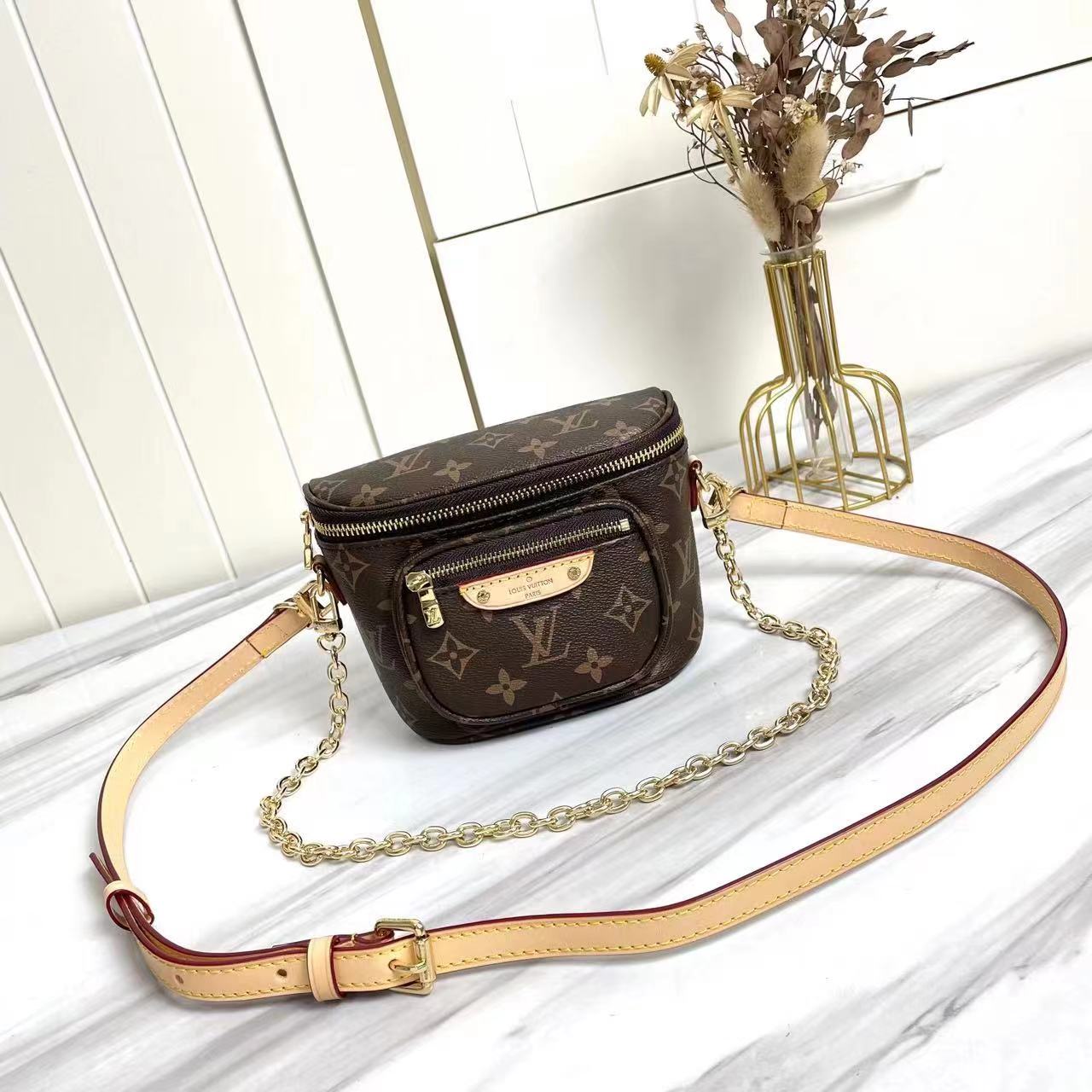 LV Gradient Mini Bumbag M82208 LM011 17cm