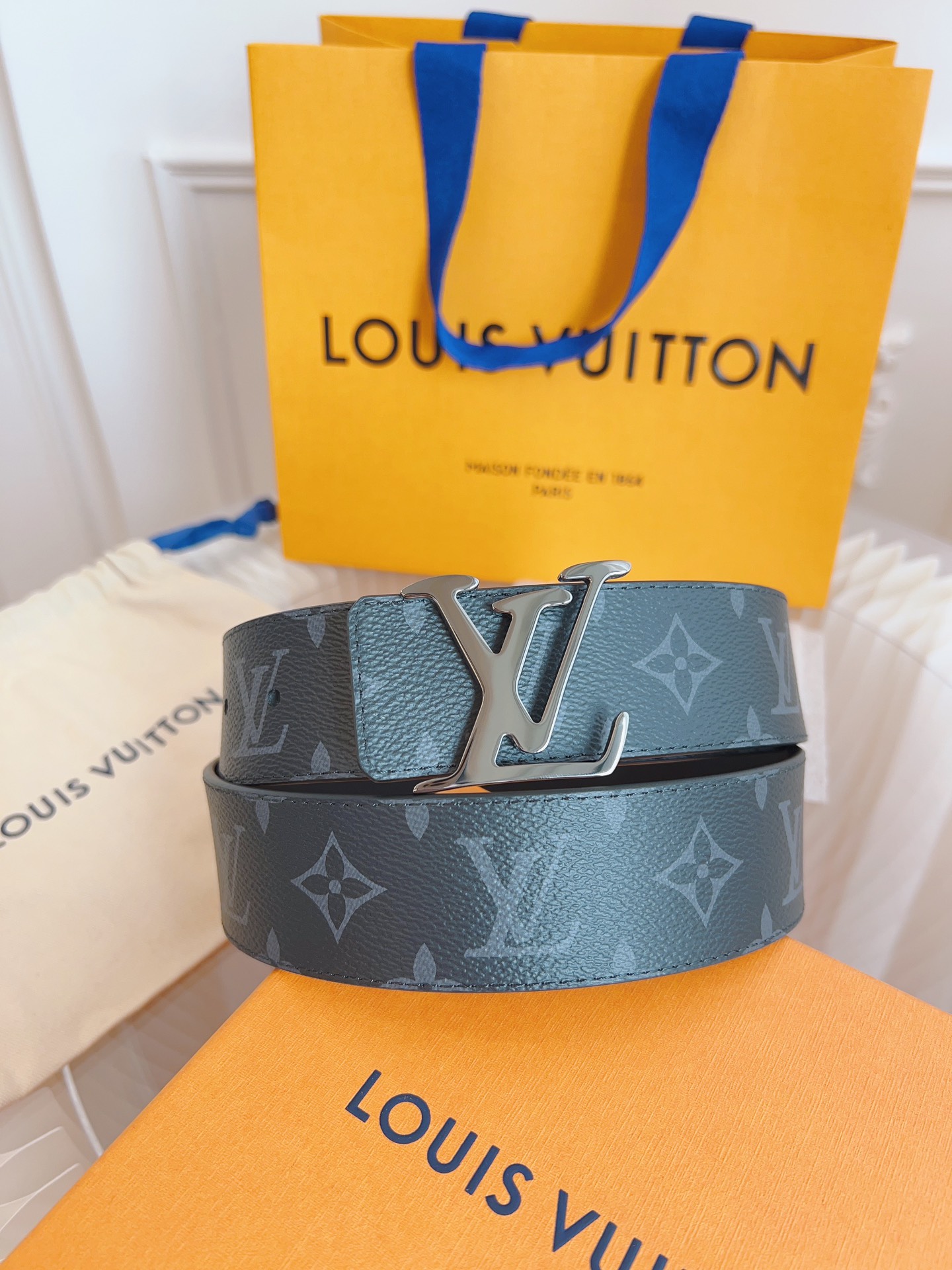 Louis Vuitton LV Leather Belts 1:1 Mirror Version