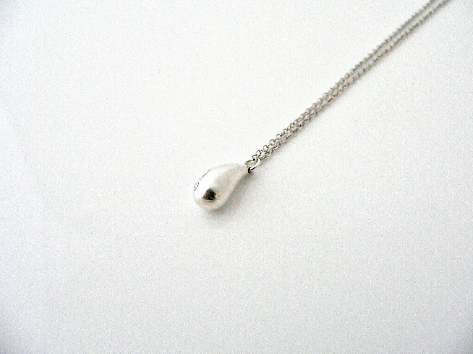 Tiffany & Co Teardrop Tear Necklace Pendant Charm Chain Gift Rare Peretti Silver
