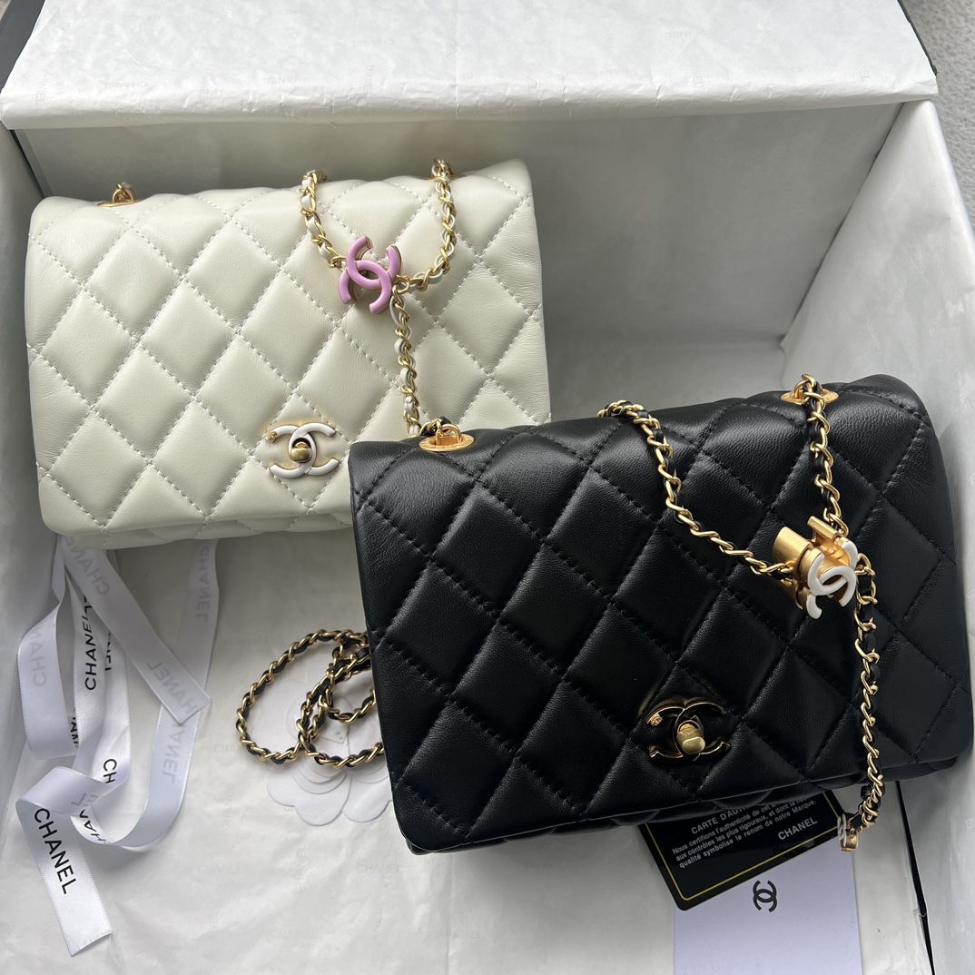 Chanel enameled buckle flap double C handbag