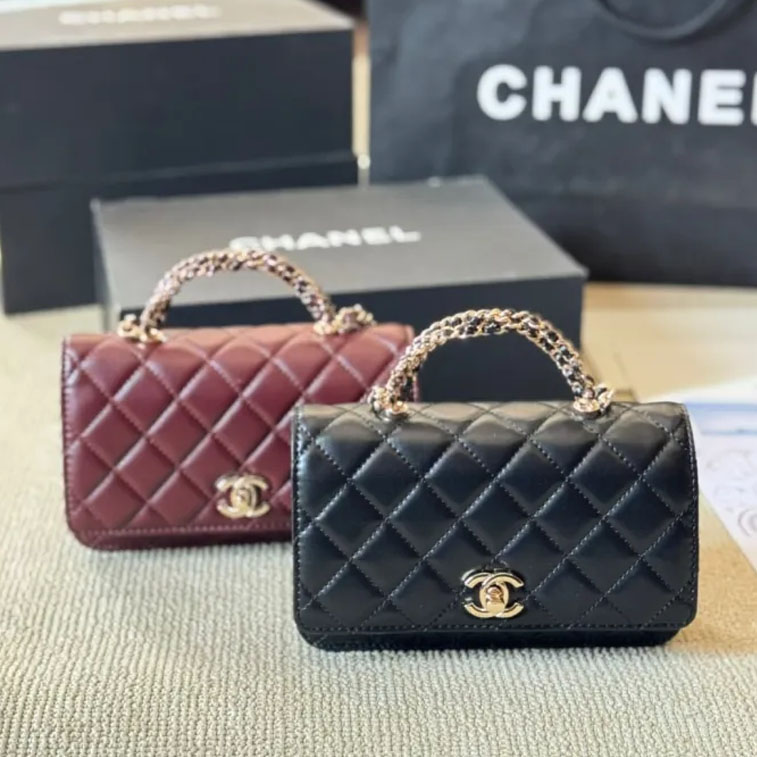 Chanel Shoulder Bag 031 DB061 20cm
