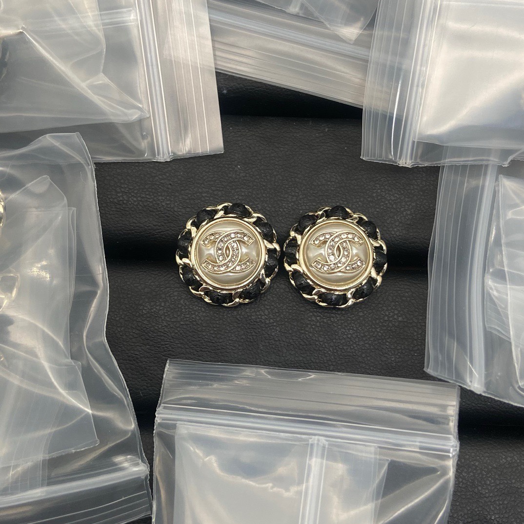 Chanel Earring 054