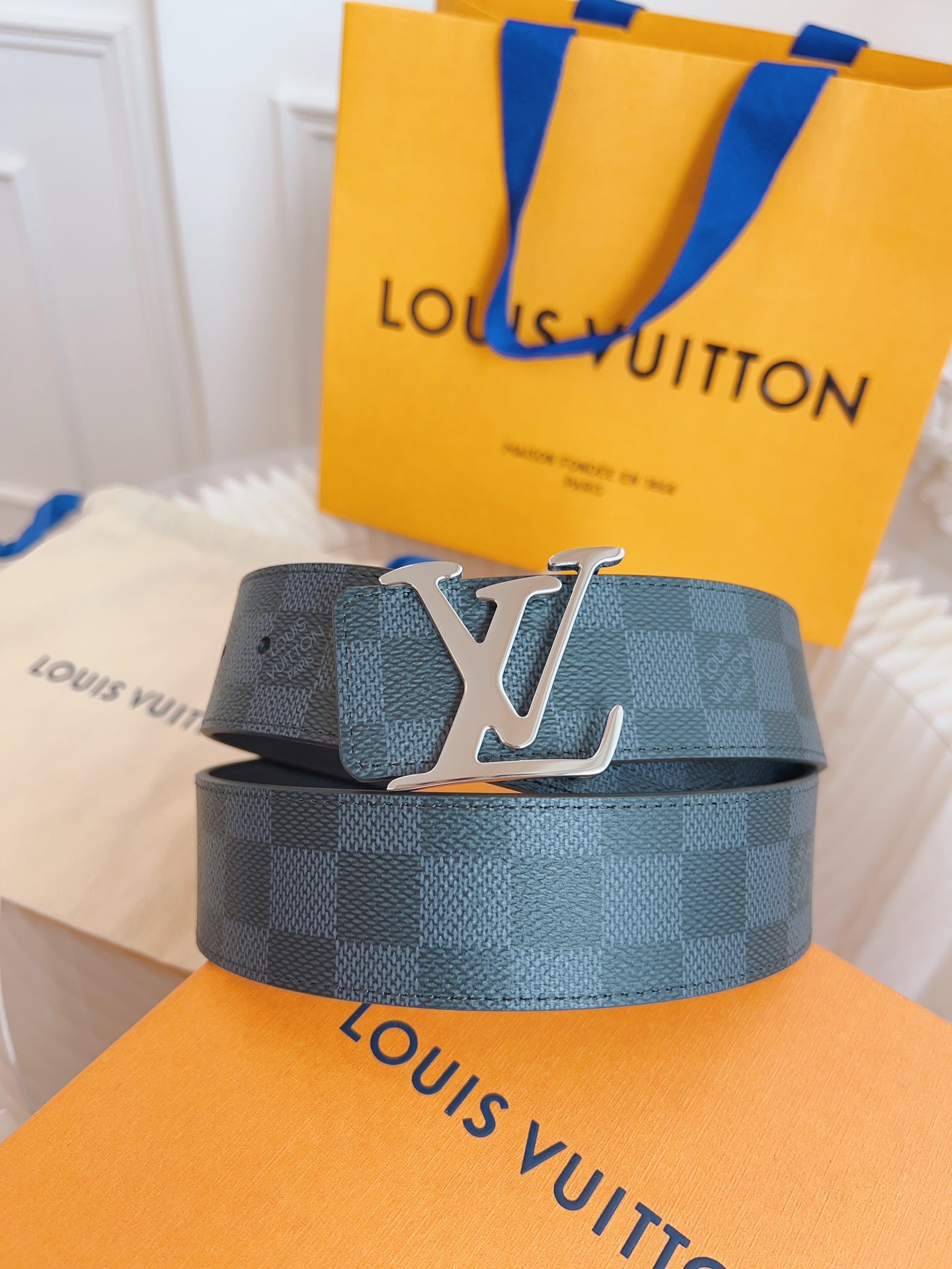 Louis Vuitton LV Leather Belts 1:1 Mirror Version