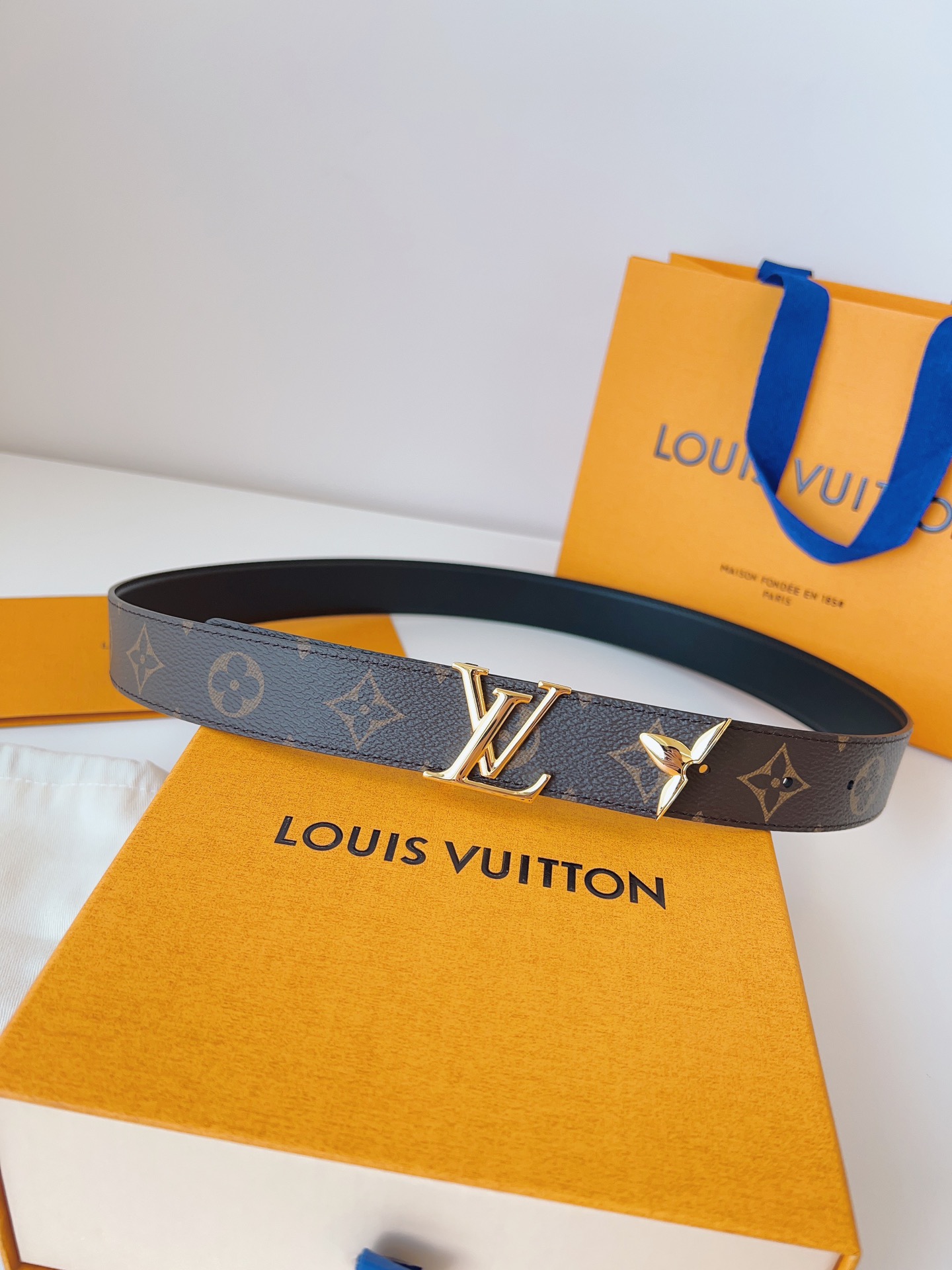 Louis Vuitton LV Leather Belts 1:1 Mirror Version