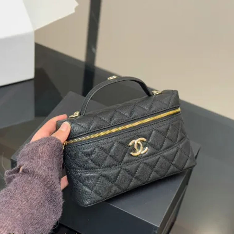 Chanel Shoulder Bag 043 DB512 19cm