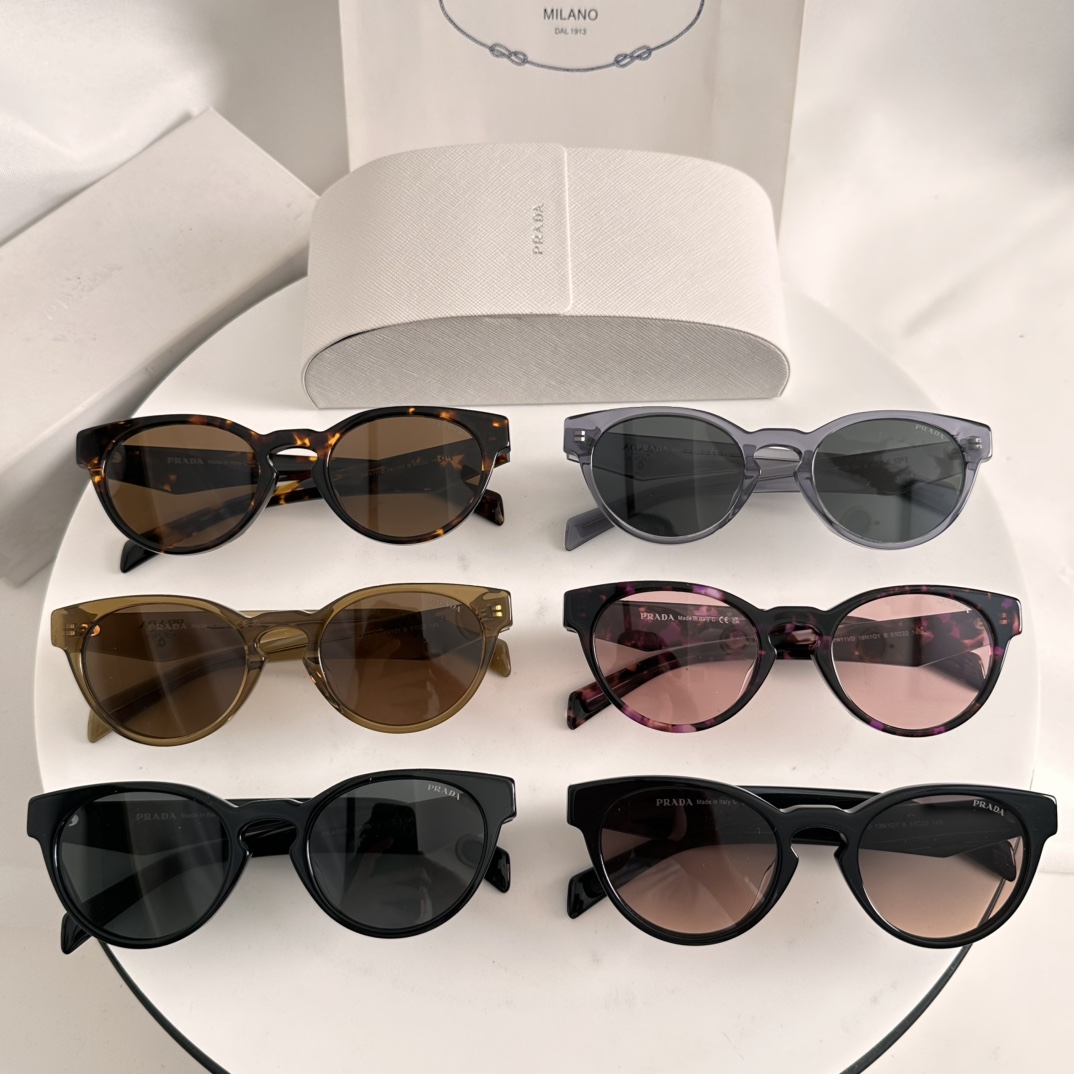 Prada Sunglasses PRA11VD SM021