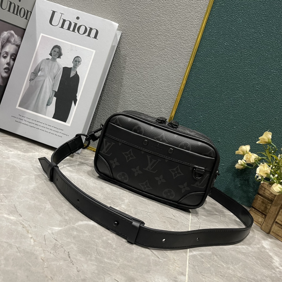 LV Alpha Messenger Bag M82542 LM031 18.5cm
