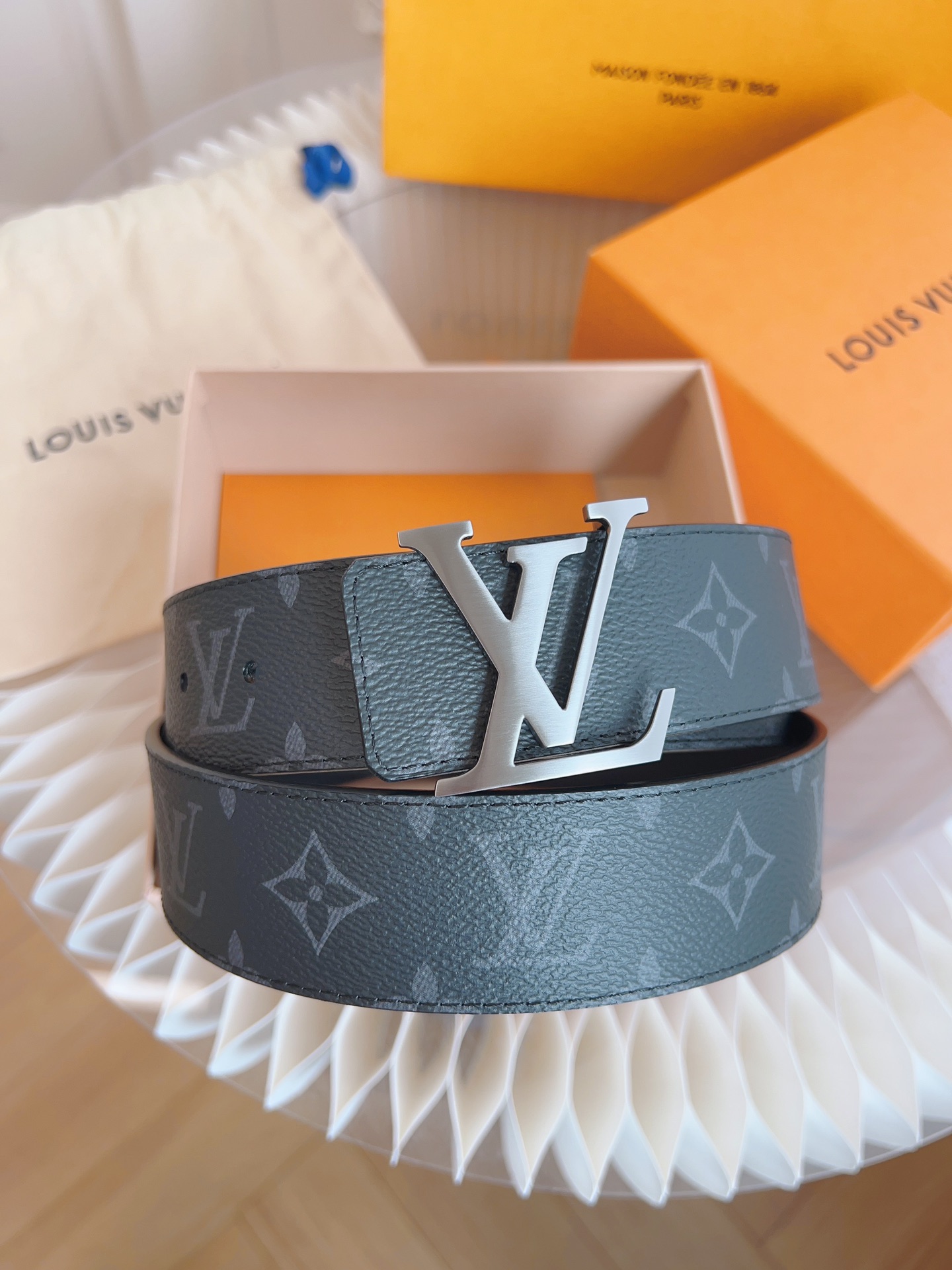 Louis Vuitton LV Leather Belts 1:1 Mirror Version